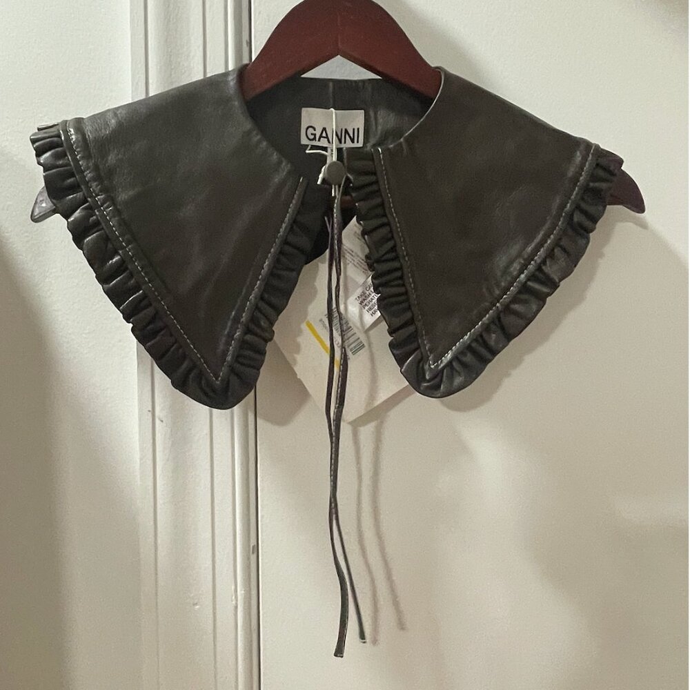 GANNI LEATHER COLLAR NWT